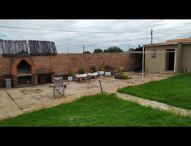 3 bed property to rent in RUSTIVIA